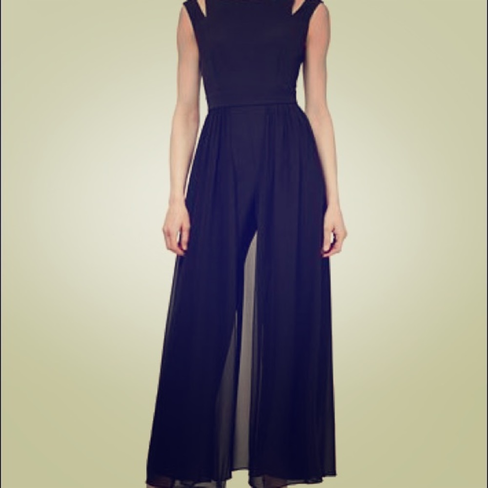 Cold-Shoulder Walkthrough Jumpsuit